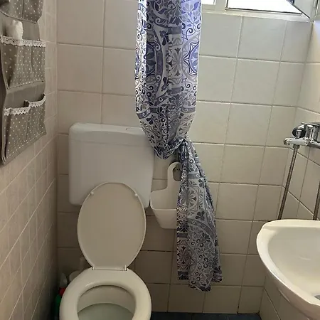 Tiny Comfort House *