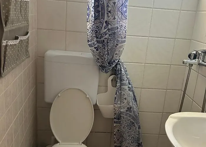 Tiny Comfort House *